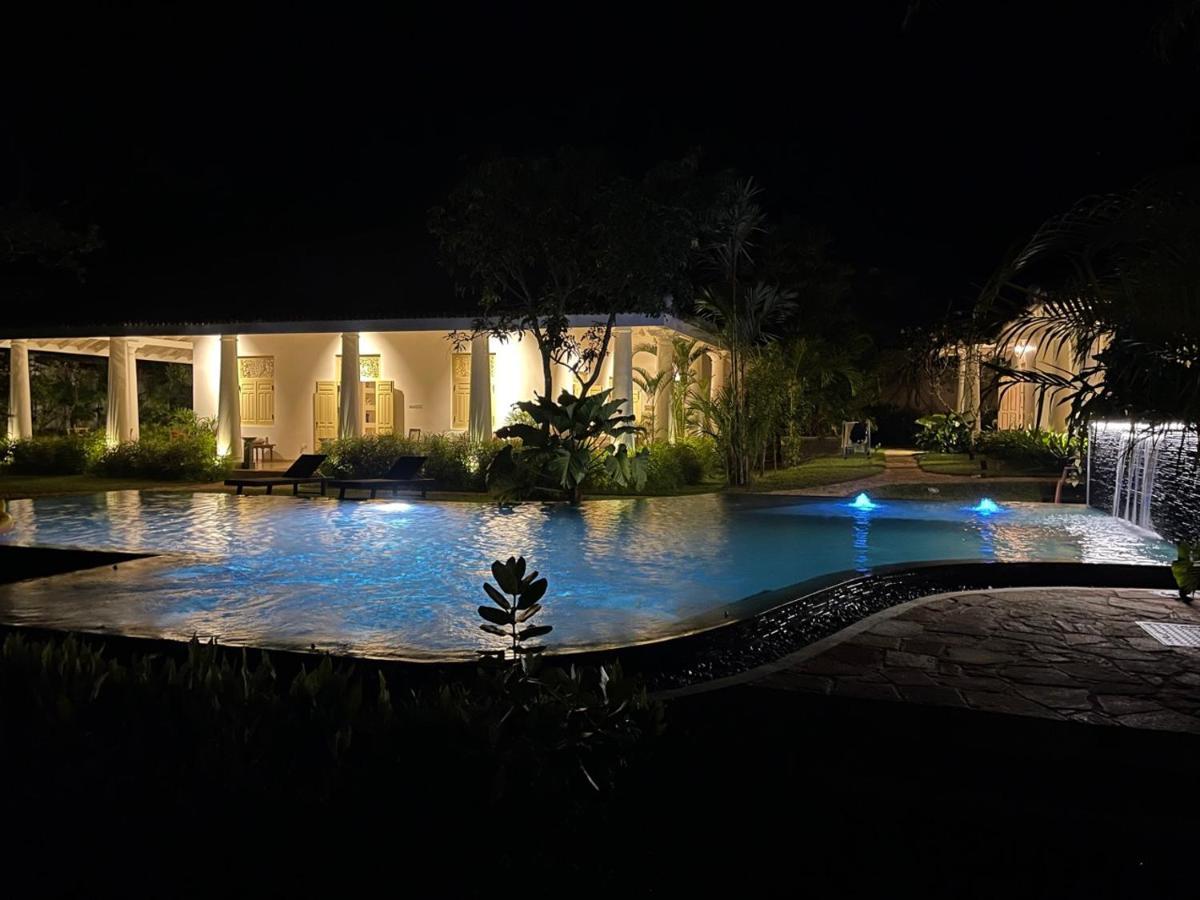 Claire Villa By Younger Villas & Resorts Ahangama Exterior photo