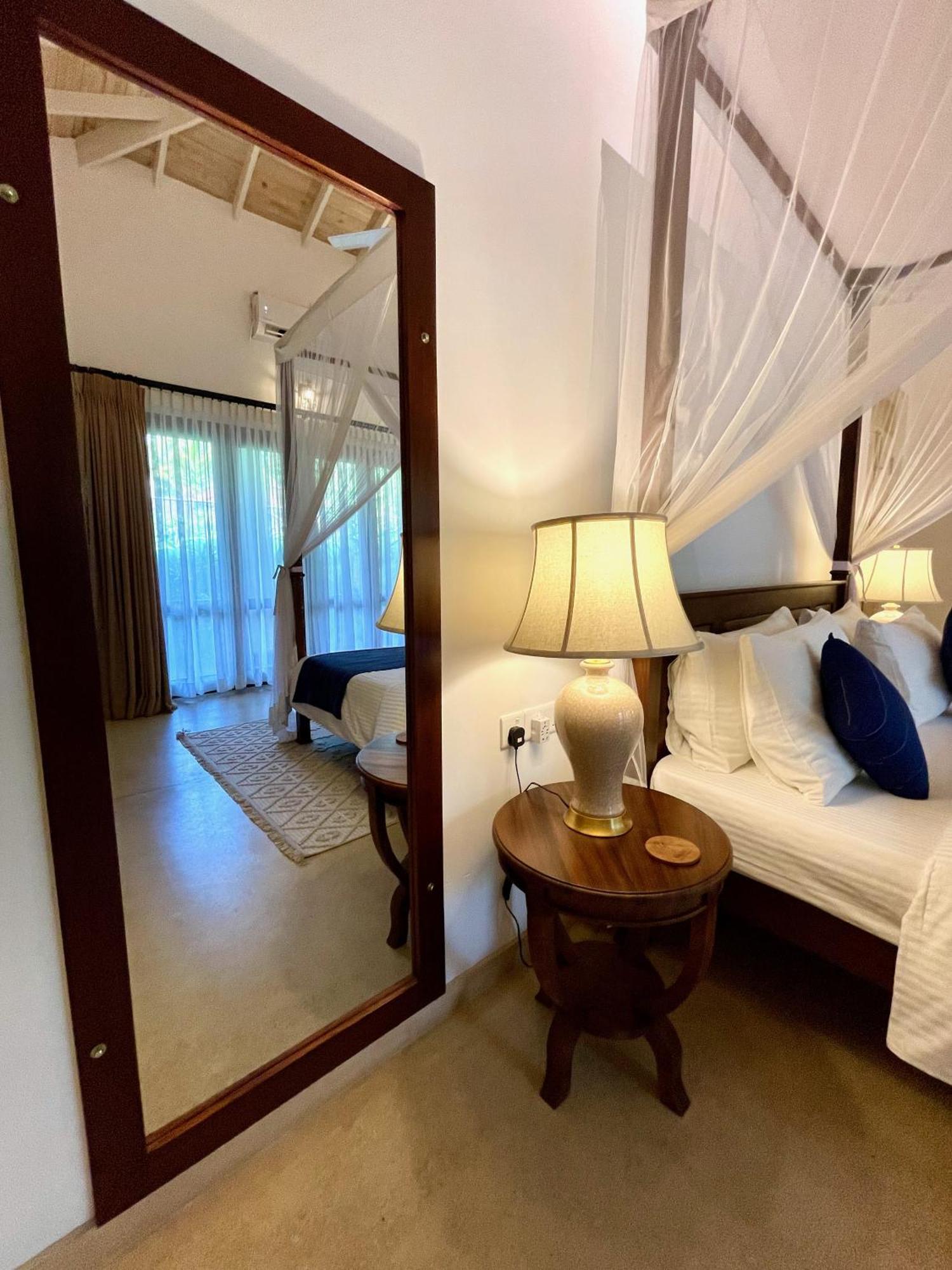 Claire Villa By Younger Villas & Resorts Ahangama Exterior photo