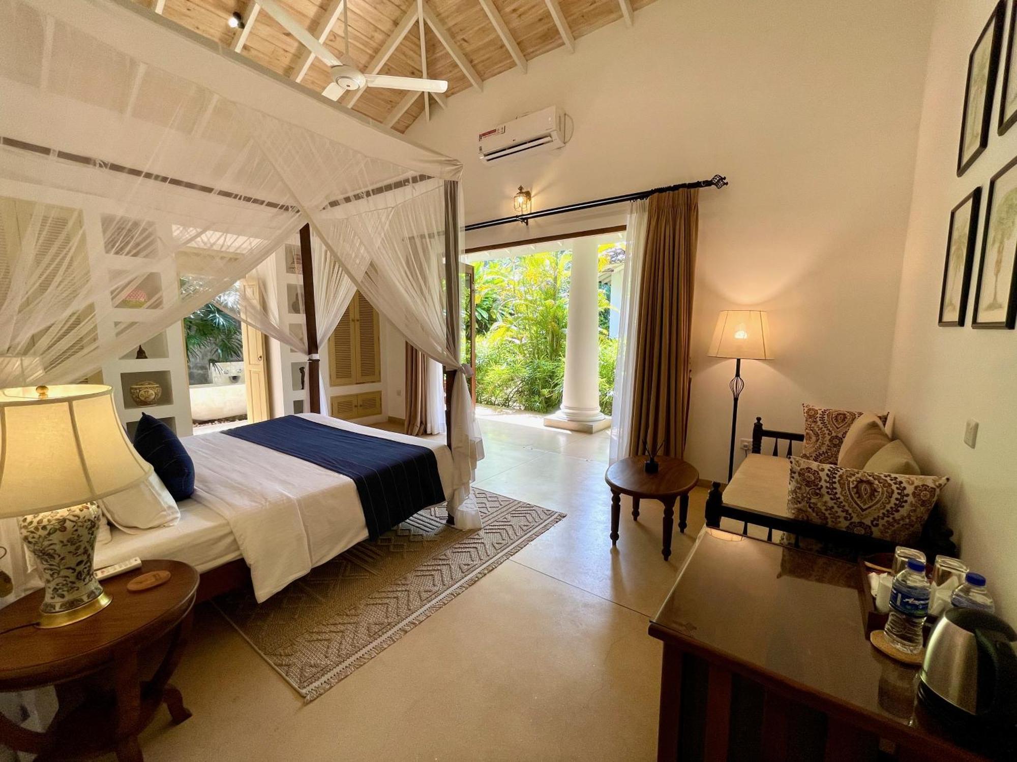 Claire Villa By Younger Villas & Resorts Ahangama Exterior photo